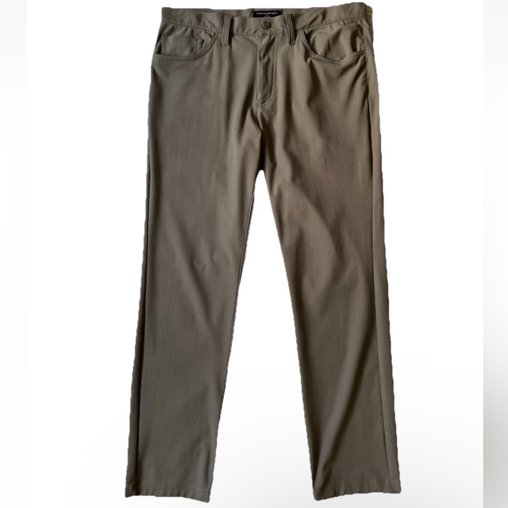 Banana Republic Mens Hybrid Slim Fit  Polyester Performance Pant Olive 32x30 EUC